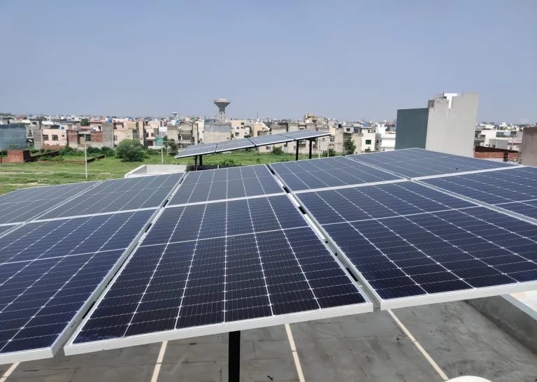 Installation of 08 KW Hybrid System in Formanite Society Lahore